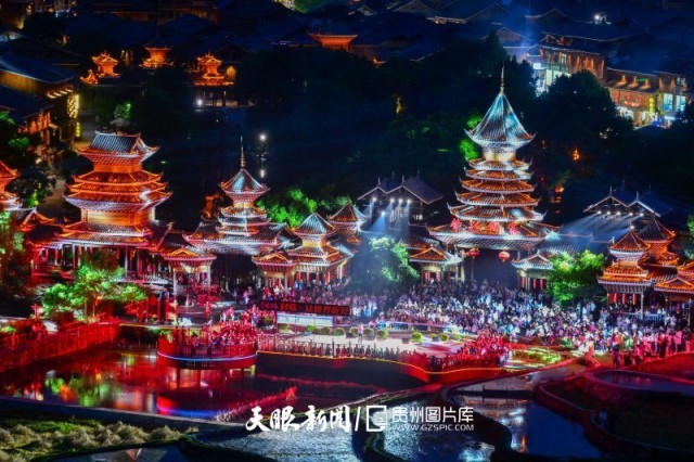 2025��5��1�գ�����Ⱥ������ƽ�����˶�կΪ�ο��ݳ������衣¬���� ��.jpg