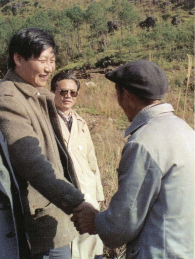 1989��1�£�ϰ��ƽ���������߷�����רҵ������ͼԴ����ϰ��ƽ�����¡���