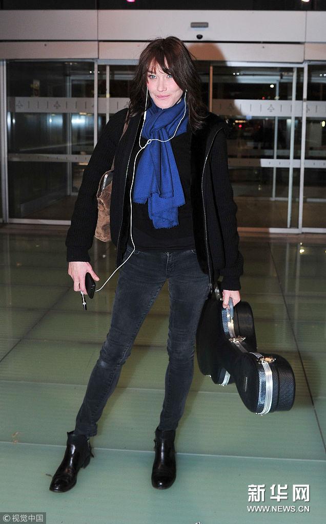 法国前第一夫人布吕尼变身文艺女郎