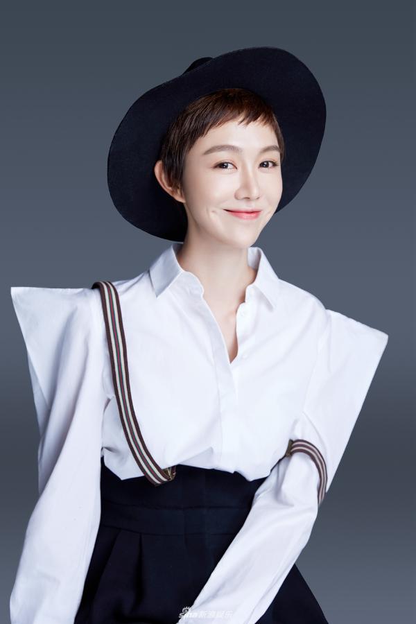 组图:姜妍时尚大片曝光 造型清爽甜美率性