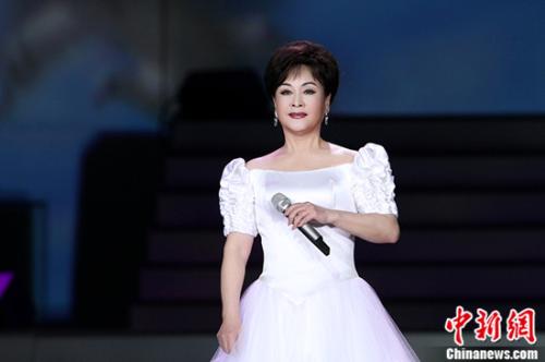 李谷一霍尊携新曲亮相湖南卫视2018元宵喜乐