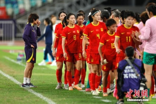 中国女足在奥预赛中。记者 富田 摄