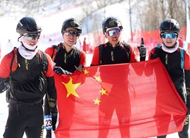 8��00�� �����й���ѩ�µİ��˶���.jpg