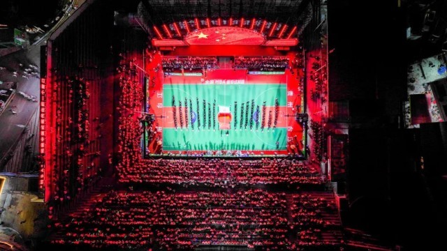 10月12日,贵州省台江县台盘村,大地流彩·2025年全国和美乡村篮球大赛(村BA)总决赛开幕式。赛事主办方供图